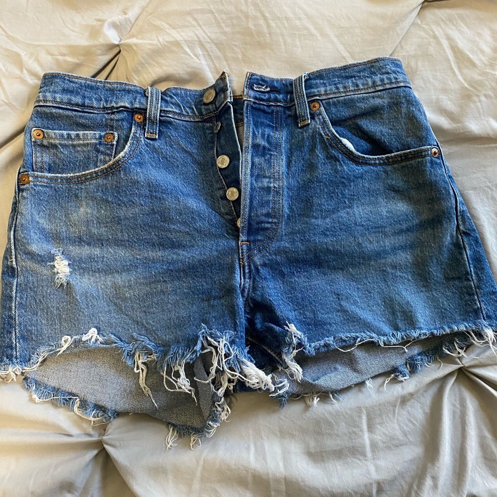 Levi high waisted shorts